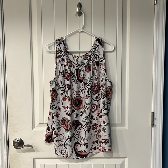 Like brand new!  Loft Outlet Sleeveless Top XL - Picture 3 of 9
